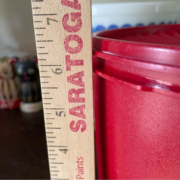 Vintage Retro Red Tupperware Tulip Quilt Servalier Canister❤️🍪 - Picture 9 of 10